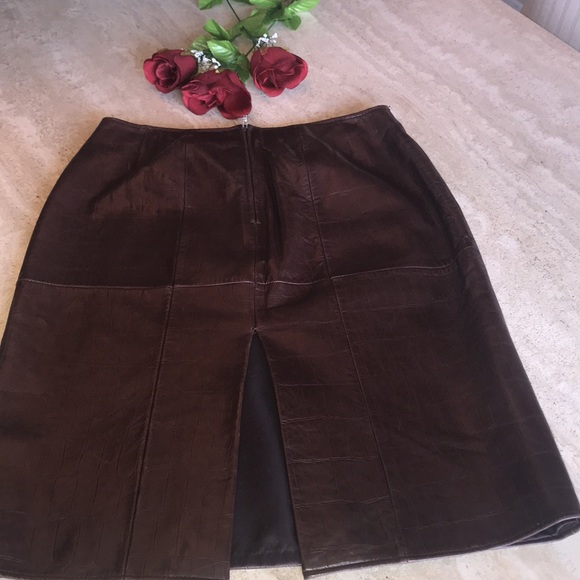 Elements by vakko Leather pressed croc, skirt - Picture 3 of 14